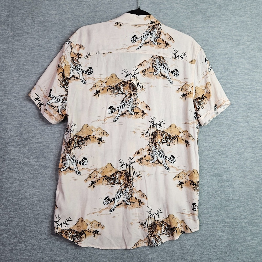 GBG Mens Los Angeles Tiger Print Camp Button Up Shirt Size M Casual - Picture 2 of 7